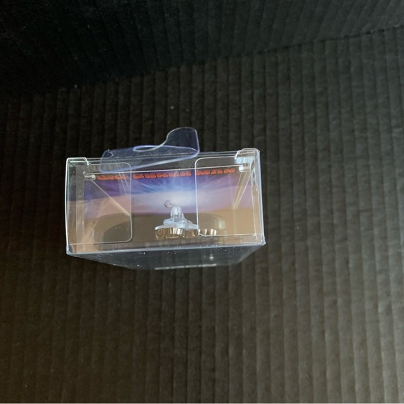 FiGPiN #390  One Punch Man Genos Collectible Pin New - Picture 3 of 13